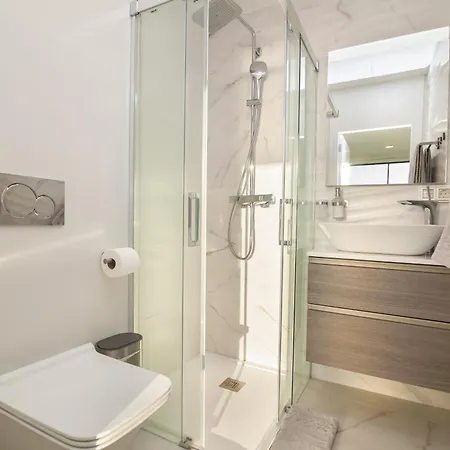 200m² New F With Private, Heated Pool And Amazing Ocean View. 别墅