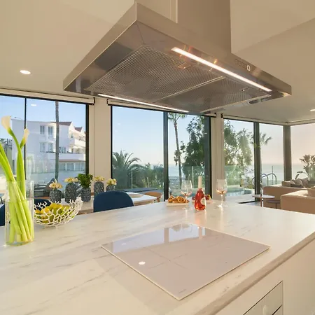 Villa 200m² New F With Private, Heated Pool And Amazing Ocean View.