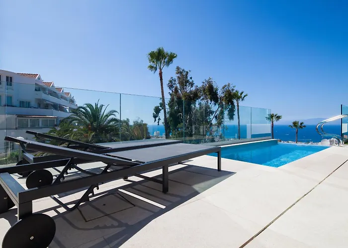 ヴィラ 200m² New F With Private, Heated Pool And Amazing Ocean View. アデヘ