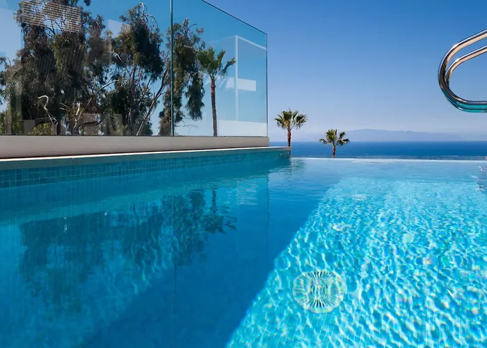 200m² New F With Private, Heated Pool And Amazing Ocean View. ヴィラ アデヘ