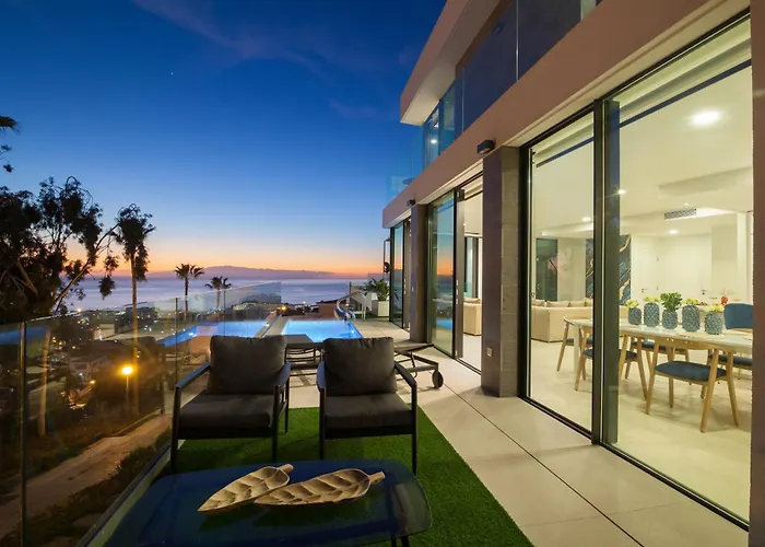 200m² New F With Private, Heated Pool And Amazing Ocean View. *