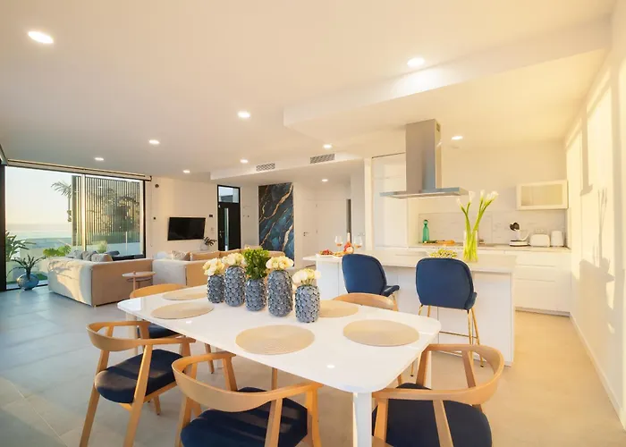 ヴィラ 200m² New F With Private, Heated Pool And Amazing Ocean View. *